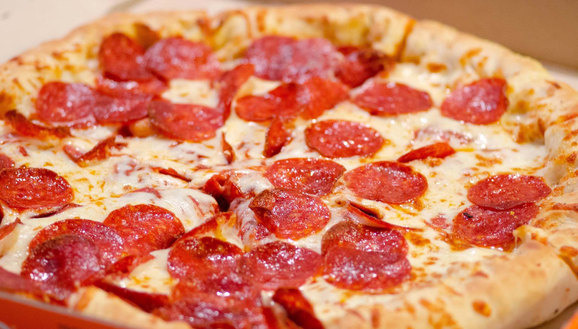 Pepporoni pizza with plentiful pepporonis